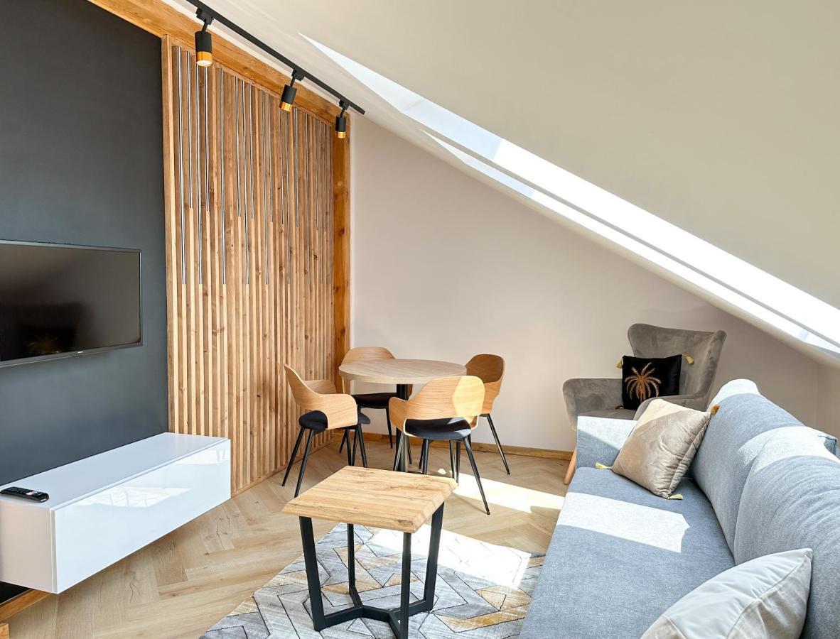 Dmk Oak Studio Near Warsaw-Modlin Airport Nowy Dwor Mazowiecki Exterior photo